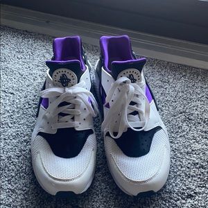 White, Black, and Purple Hurache’s